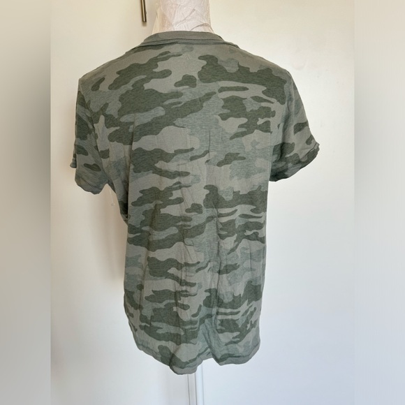 Universal Thread Womens Vneck Tshirt - Picture 4 of 4